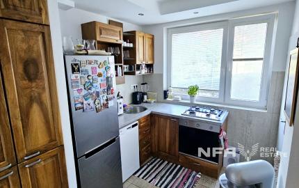 REZERVOVANÝ - 2i zrekonštruovaný byt vo vynikajúcej lokalite