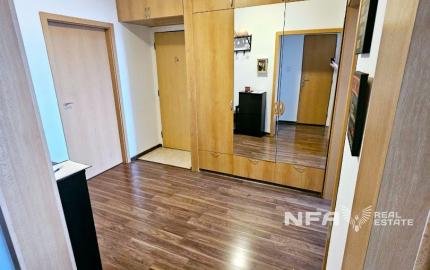 TOP Priestranný zrekonštruovaný byt v Hronseku