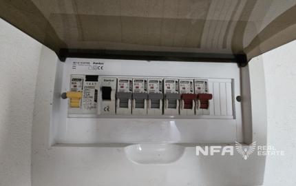 Priestranný 1i byt s veľkou pivnicou a parkovacím miestom.