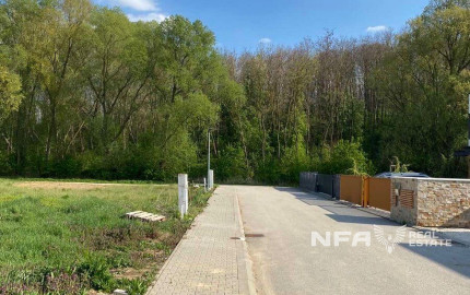 Stavebný pozemok s projektom domu