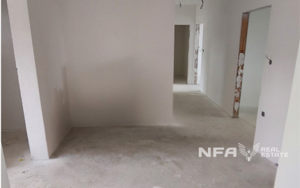 Moderná novostavba v štádiu holodom