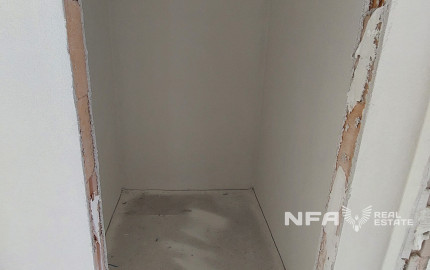 Moderná novostavba v štádiu holodom