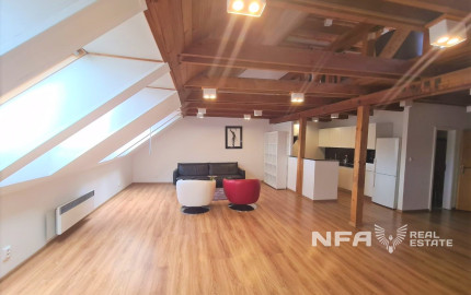 NA PRENÁJOM - mezonet/ ateliér v priamom centre mesta