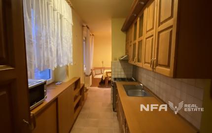 Priestranný 4i byt v Novej Bani s garážou a záhradkou