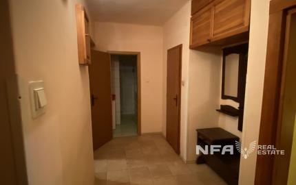 Priestranný 4i byt v Novej Bani s garážou a záhradkou