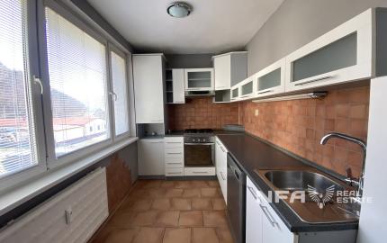 Prerobený 3i byt v Novej Bani-Rezervovaný