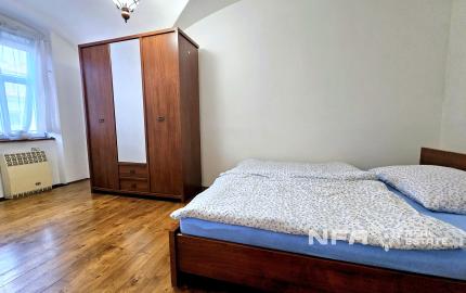 REZERVOVANÝ - Na predaj štýlový 2-izbový byt v historickom centre Svätého Jura!