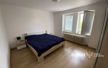 Priestranný 2i byt – ideálny na bývanie aj investíciu