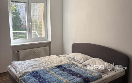 REZERVOVANÝ - NA PRENÁJOM - zrekonštruovaný 2 izbový byt v Handlovej