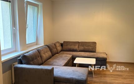 REZERVOVANÝ - NA PRENÁJOM - zrekonštruovaný 2 izbový byt v Handlovej