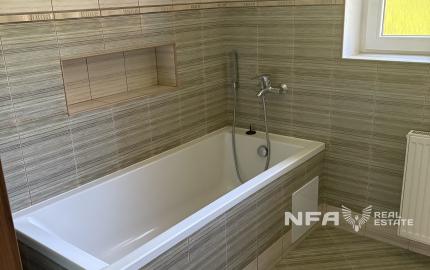 REZERVOVANÝ - NA PRENÁJOM - zrekonštruovaný 2 izbový byt v Handlovej