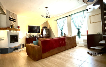 STAČÍ SA LEN NASŤAHOVAŤ - Domček v Jakube