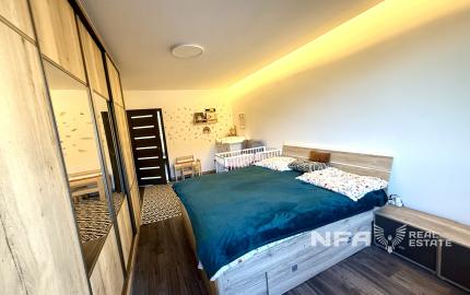 REZERVOVANÝ - NA PREDAJ – veľký, kompletne zrekonštruovaný 2-izbový byt