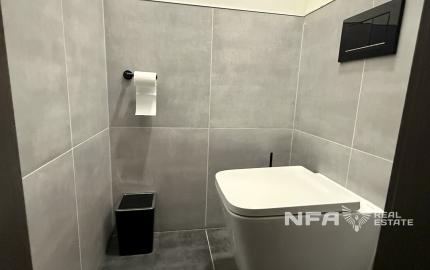 REZERVOVANÝ - NA PREDAJ – veľký, kompletne zrekonštruovaný 2-izbový byt