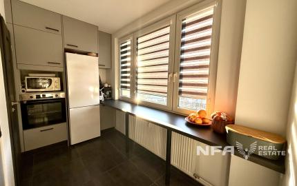 REZERVOVANÝ - NA PREDAJ – veľký, kompletne zrekonštruovaný 2-izbový byt