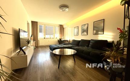 REZERVOVANÝ - NA PREDAJ – veľký, kompletne zrekonštruovaný 2-izbový byt