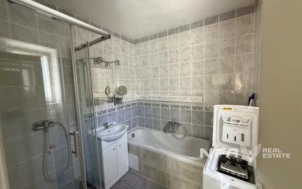 Priestranný 3-i byt s garážou a záhradkou – Pukanec