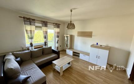 Priestranný 3-i byt s garážou a záhradkou – Pukanec