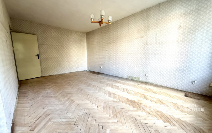 PRIESTRANNÝ 2i BYT S LOGGIOU: Výborná adresa na Sliači