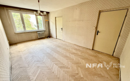 PRIESTRANNÝ 2i BYT S LOGGIOU: Výborná adresa na Sliači