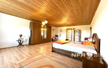 Priestranný rodinný dom na slnečnom pozemku 2 170 m²