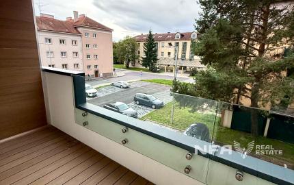 Moderný 1i byt v centre Zvolena s parkovaním v garáži