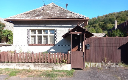 VIDIECKY DOM V MEDOVARCIACH S POZEMKOM 1 950 m²