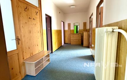 Veľkorysý dom so slnečným pozemkom v Badíne