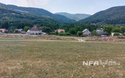 POSLEDNÝ VOĽNÝ slnečný pozemok s výhľadom na okolité hory