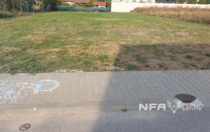 Stavebný pozemok s projektom domu