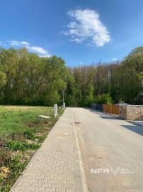 Stavebný pozemok s projektom domu