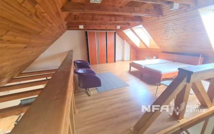 NA PRENÁJOM - mezonet/ ateliér v priamom centre mesta