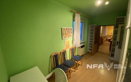 Priestranný 4i byt v Novej Bani s garážou a záhradkou