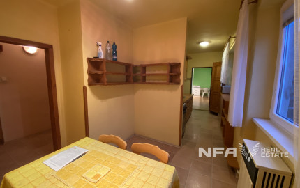 Priestranný 4i byt v Novej Bani s garážou a záhradkou