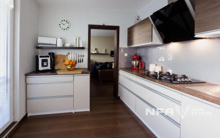 Exkluzívne na predaj 2-izbový byt prerobený na 3-izbový