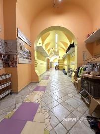 NA PRENÁJOM - obchodný priestor na pešej zóne