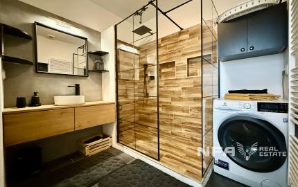 Štýlový 3-izbový byt s terasou, jacuzzi a parkovaním