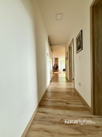 Štýlový 3-izbový byt s terasou, jacuzzi a parkovaním