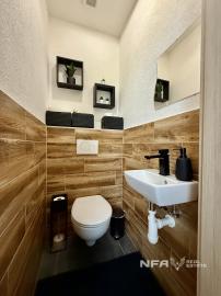 Štýlový 3-izbový byt s terasou, jacuzzi a parkovaním