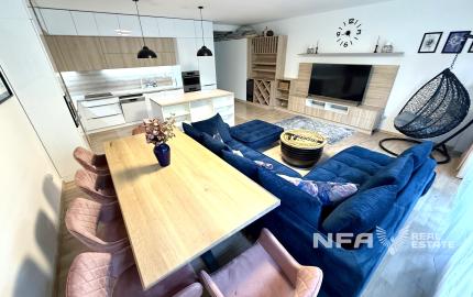 Štýlový 3-izbový byt s terasou, jacuzzi a parkovaním