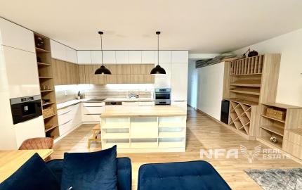 Štýlový 3-izbový byt s terasou, jacuzzi a parkovaním