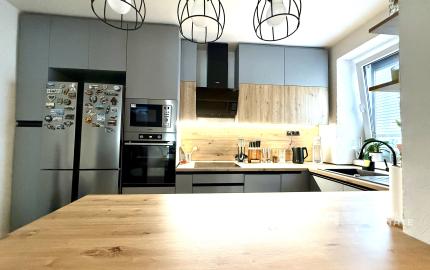 STAČÍ SA LEN NASŤAHOVAŤ - Domček v Jakube