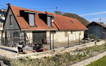 Rodinný dom v malebnom prostredí obce Trnavá Hora – Kľačany