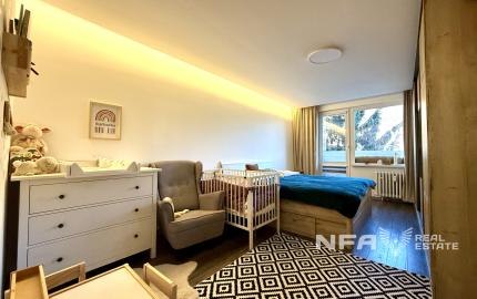 NA PREDAJ – veľký, kompletne zrekonštruovaný 2-izbový byt