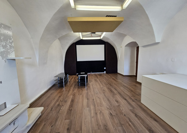 NA PRENÁJOM - Lukratívne priestory s parkovacím miestom