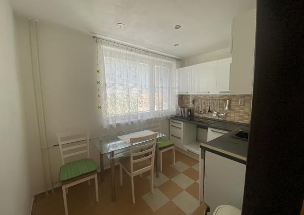 2i byt 3 minúty od Levíc