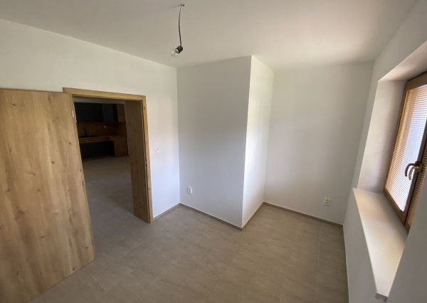 Priestranný, nový 3i byt vo Veľkej Lehote