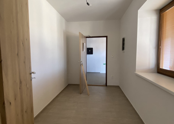 Priestranný, nový 3i byt vo Veľkej Lehote