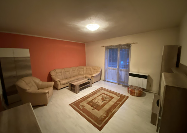 Priestranný 4i byt v Novej Bani s garážou a záhradkou