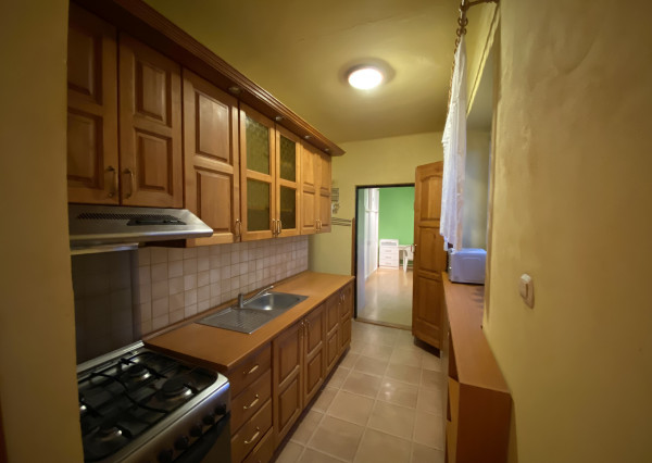 Priestranný 4i byt v Novej Bani s garážou a záhradkou